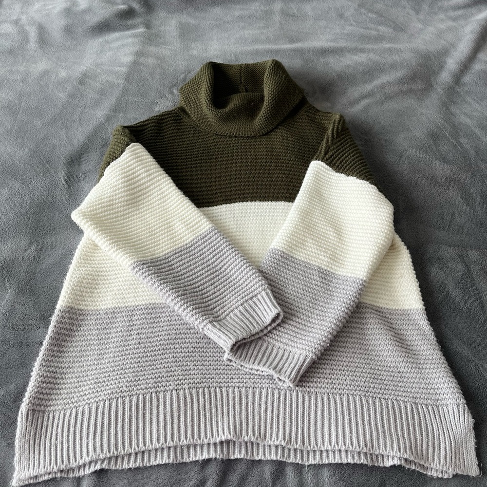 Turtle-neck/cowl sweater- green, gray, white horizontally striped